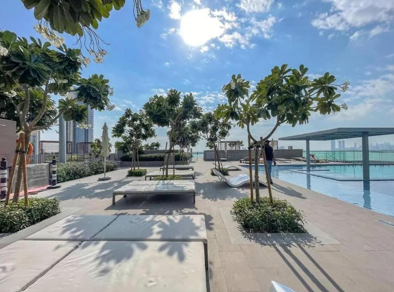 Elegant Luxury With Stunning Views In Creek Harbour अपार्टमेंट