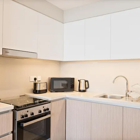 Elegant Luxury Apartment With Stunning Lake Views In Dubai Creek Harbour Exterior photo